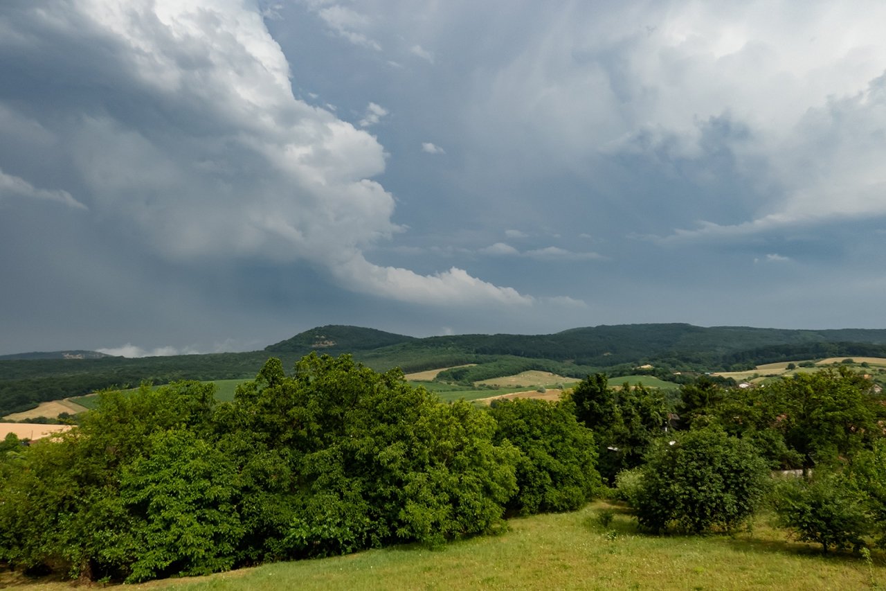 FELHŐK