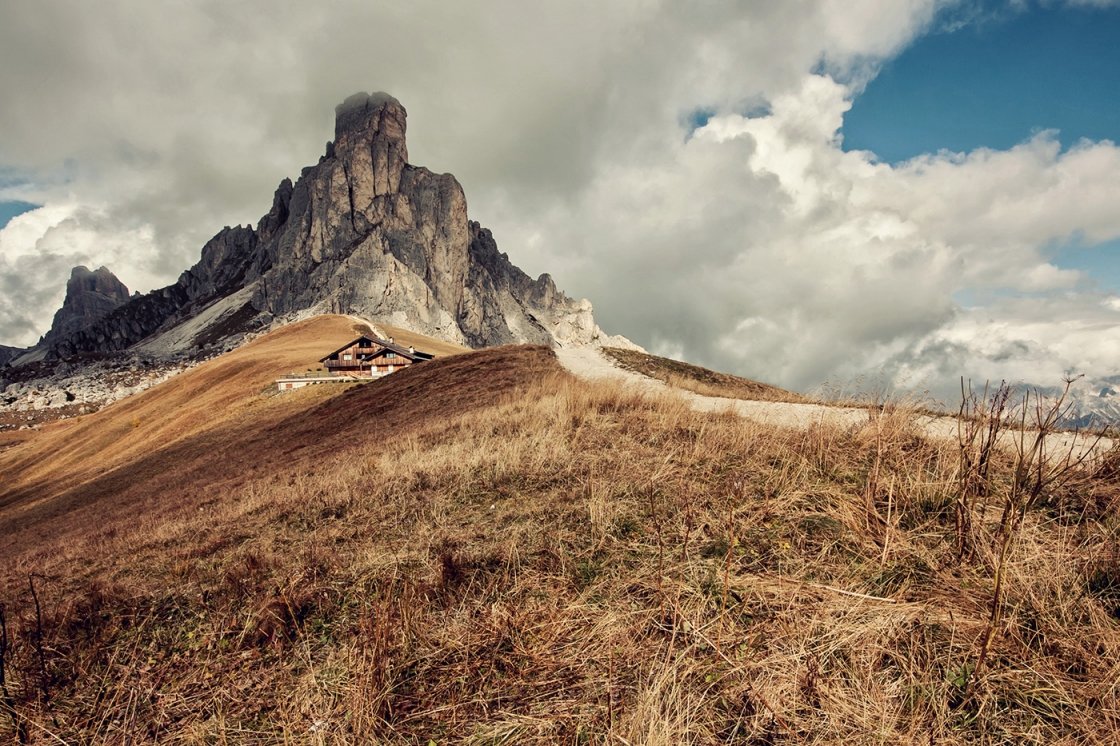 DOLOMITOK